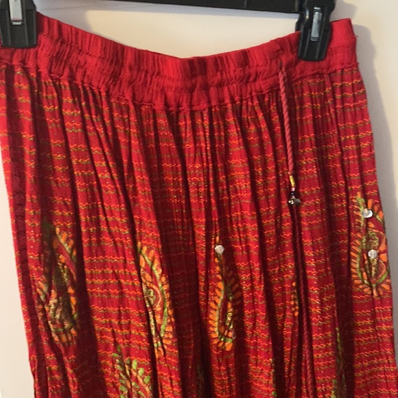 Red East Indian mirror skirt in 100% cotton - Picture 2 of 4